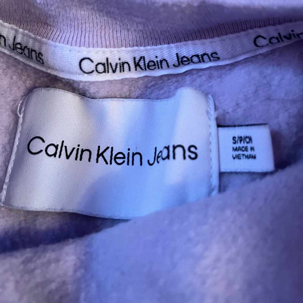 Calvin Klein Pullover Size Small. - image 3